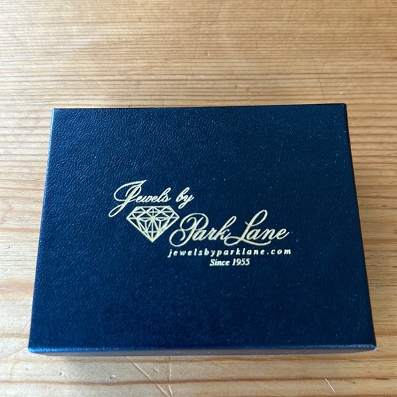 Jewels by Park Lane Bracelet ~ 8 1/2 inches - Picture 2 of 2